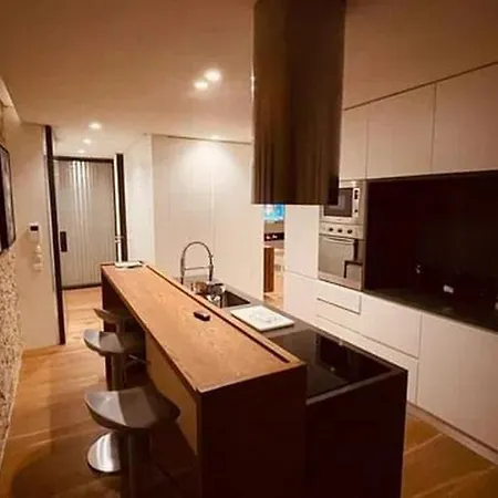 Beirlitor Lyndon Apartment 4*